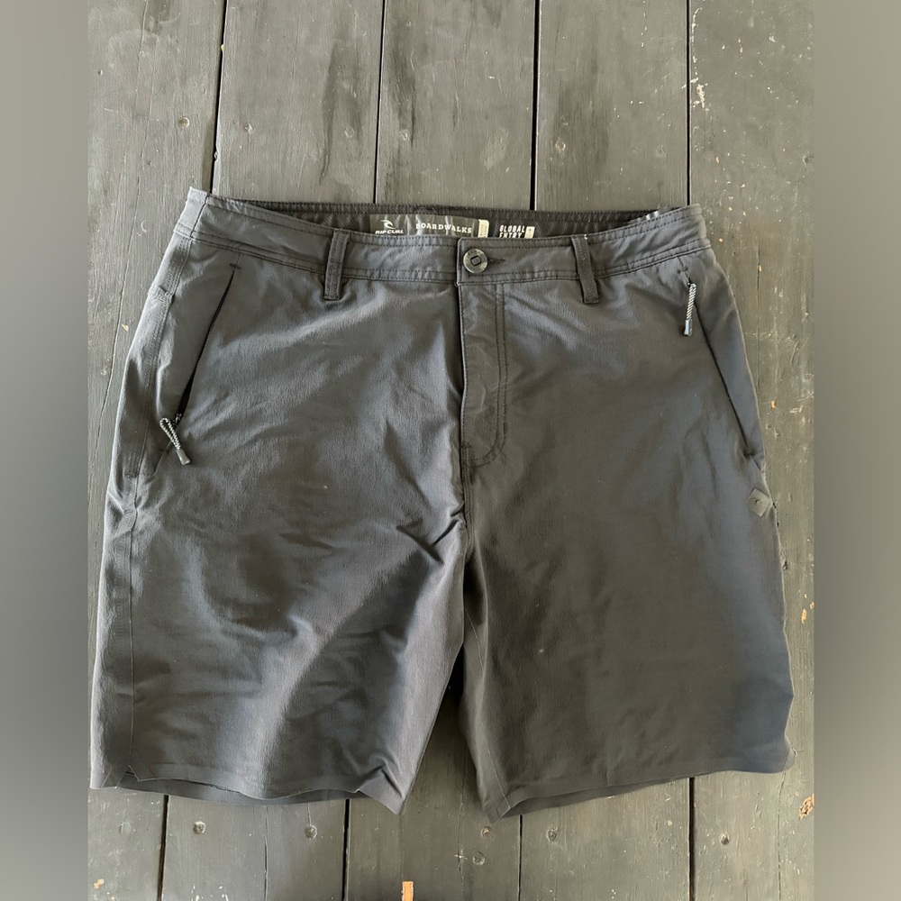 Ripcurl shorts size 34